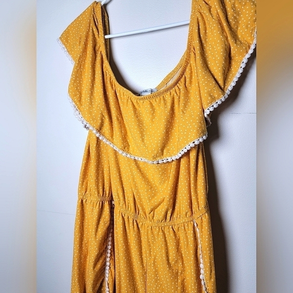 Charlotte Russe Off The Shoulder Polka Dot Romper, Size Large - Picture 2 of 3